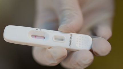 Notable descenso de contagios y muertes por COVID en Argentina