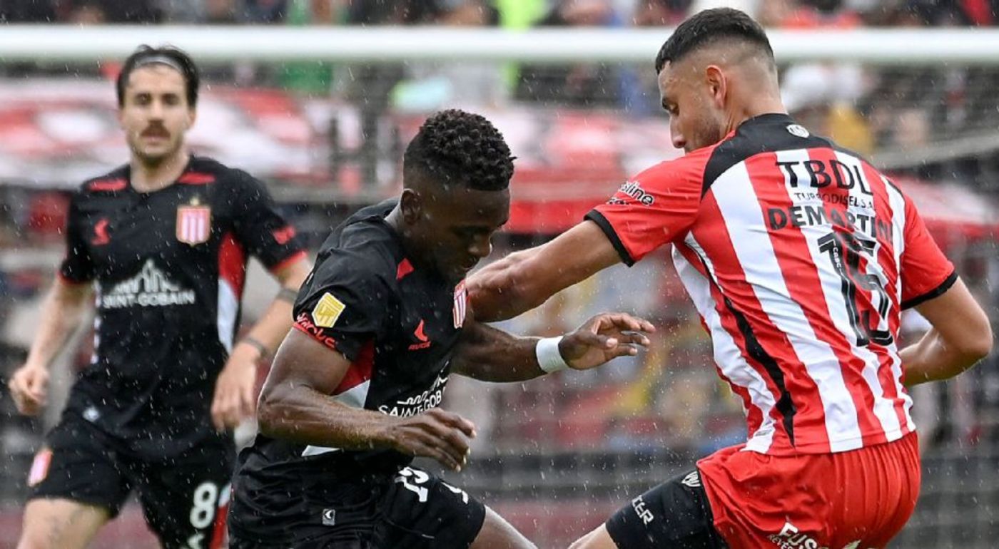 Alexis Manyoma Estudiantes Barracas Central.jpg