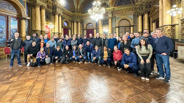 mas de 40 dirigentes deportivos de la plata se reunieron en defensa del rol social de los clubes