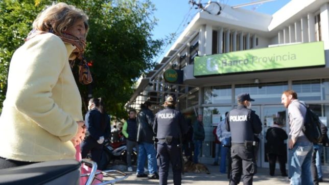 los bancos abriran con nuevo horario y un cronograma de cobro segun el dni