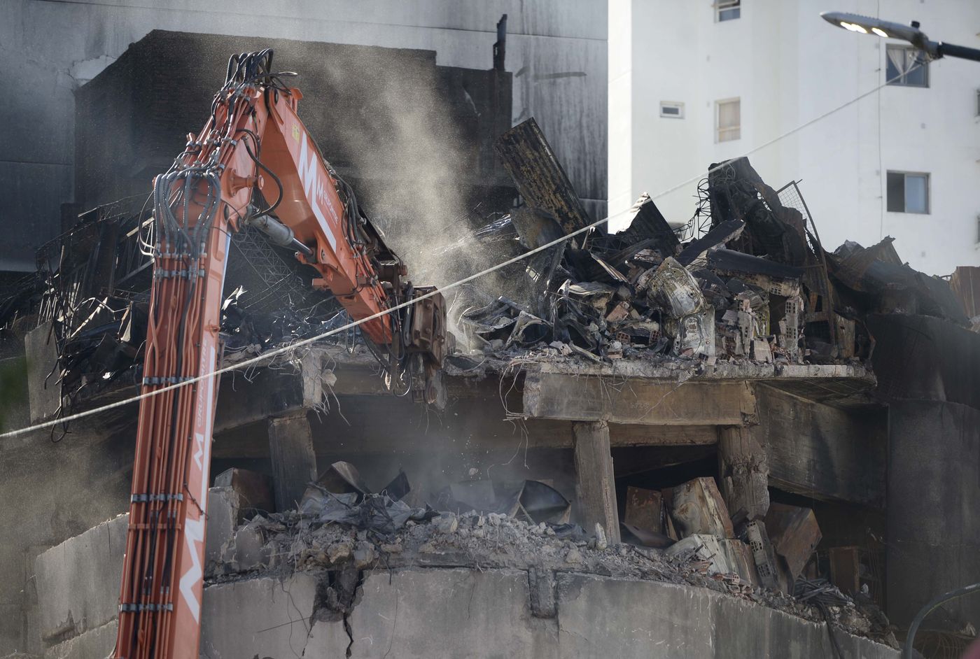 Demolición depósito incendio diagonal 77 (17)