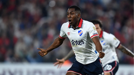 estudiantes avanzo por gonzalo carneiro pero el delantero quiere jugar la copa libertadores estudiantes avanzo por gonzalo carneiro pero el delantero quiere jugar la copa libertadores