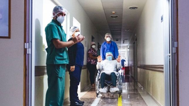 con 7.893 casos nuevos y 292 muertes, asi avanza la pandemia en argentina