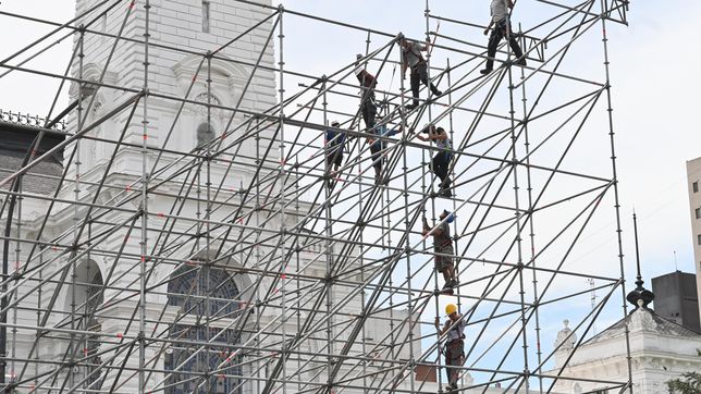 avanza el armado del escenario y toman color los festejos por el aniversario de la plata