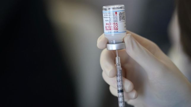 moderna evalua el desarrollo de una vacuna para la variante omicron de covid-19