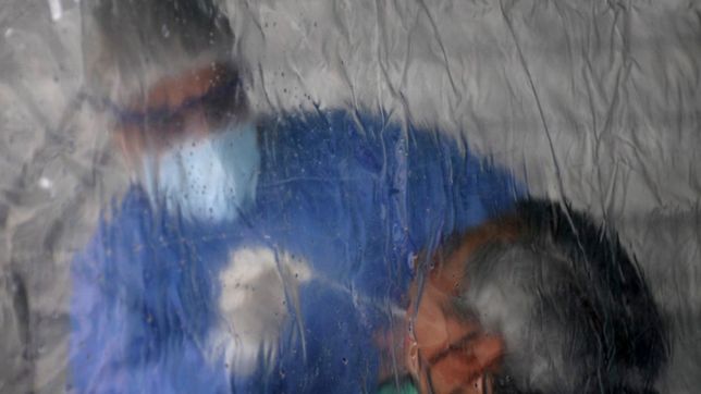 con otros 8.891 casos se consolida un amesetamiento alto del coronavirus en argentina