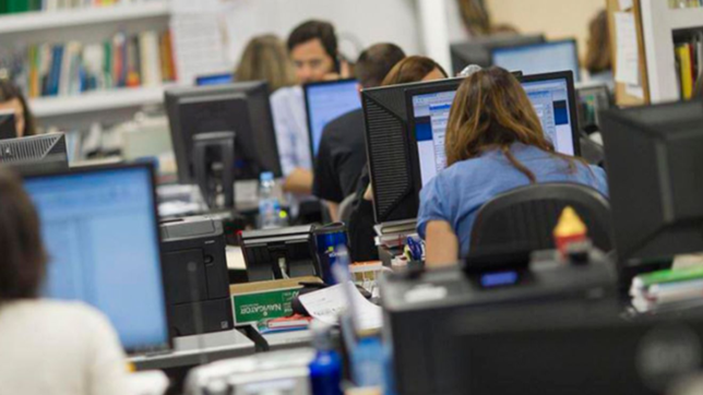 los estatales reclaman un bono de fin de ano y negociaran una nueva suba con la provincia