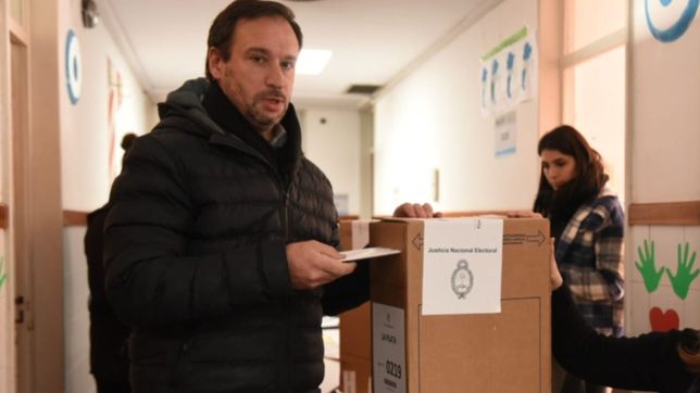 voto dario ganduglia en la plata y, al igual que garro, alerto por faltante de boletas