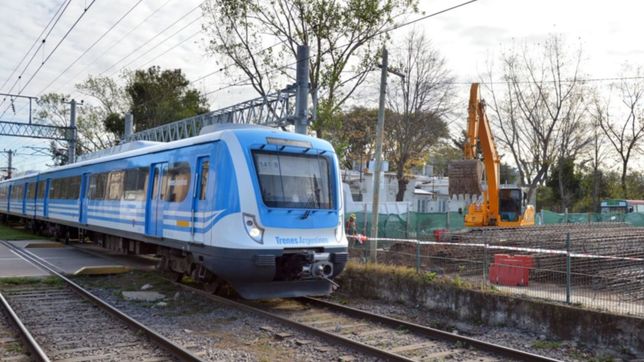 video: asi limpian y desinfectan el tren roca cada vez que llega una formacion a la plata