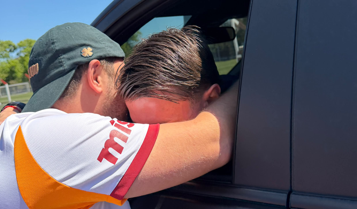 El abrazo de Berkay que se vino desde Turqu&iacute;a, con Fernando Mulsera.