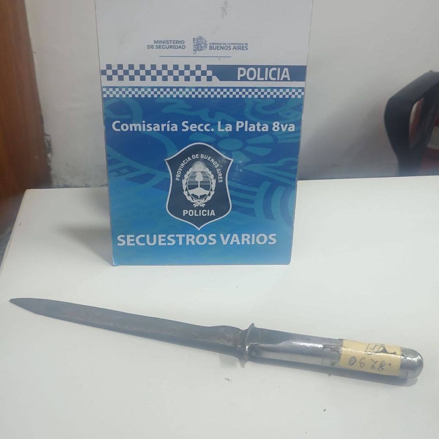 El cuchillo secuestrado en el intento de robo en La Plata. 