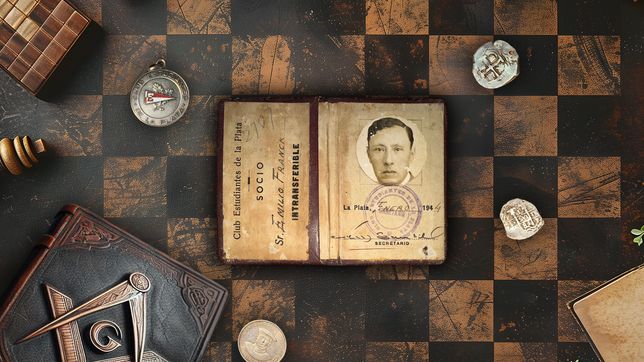 las memorias del hincha de estudiantes que escapo de la muerte en bolivia, fue multicampeon de ajedrez y gran maestro mason