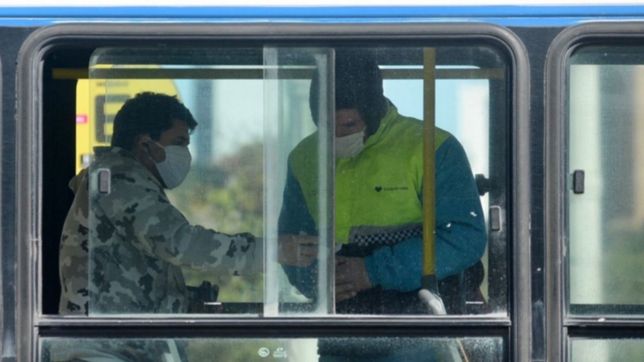 analizan bloquear la sube de quienes no sean trabajadores esenciales