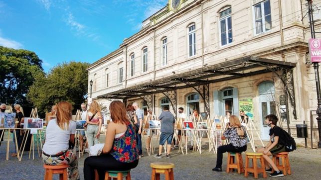 vuelve la noche de las ferias con mas de 200 stands independientes