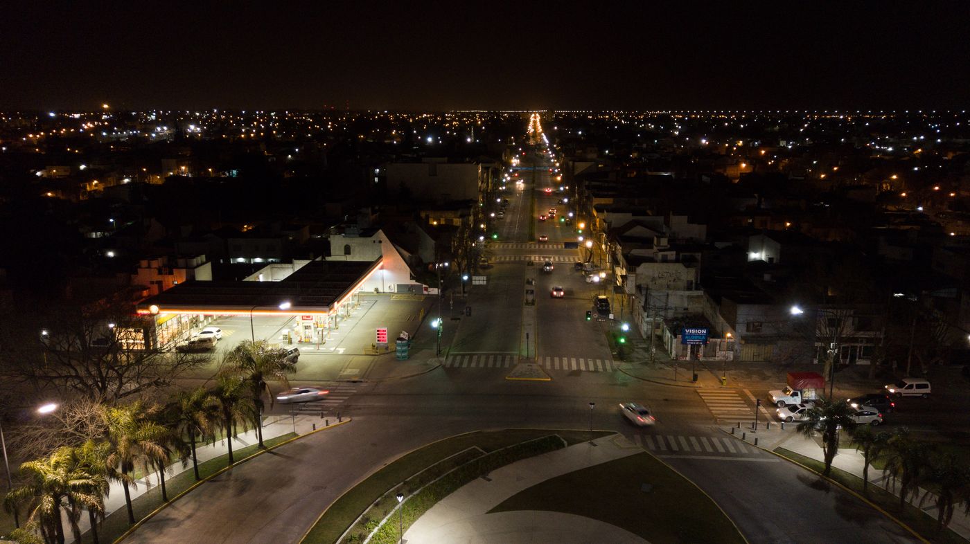 La Municipalidad de La Plata evaluará y renovará casi 120.000 luces LED en toda la ciudad