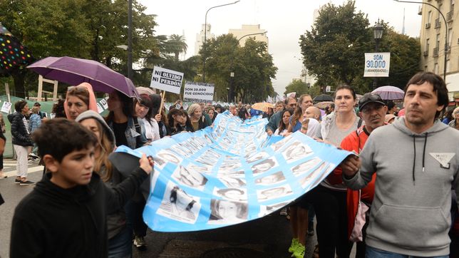 con una enorme convocatoria, la plata marcho por el dia de la memoria