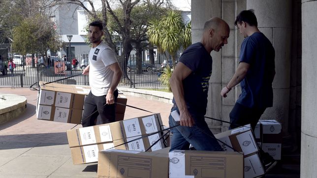 arranca la distribucion de urnas para las legislativas: ¿cuantas les corresponden a la plata?