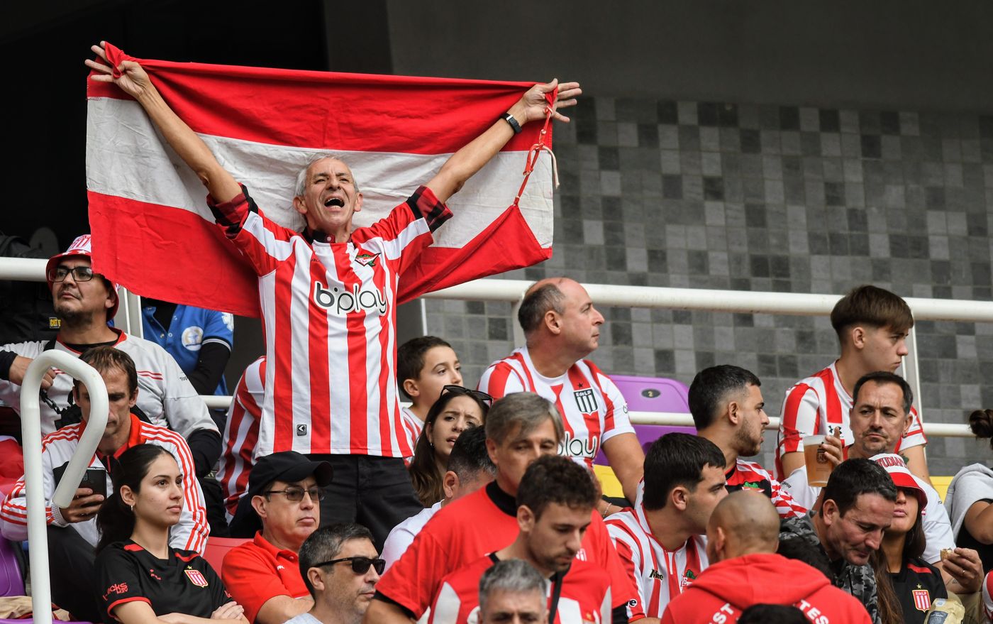 Hinchas Estudiantes Vélez 21.JPG