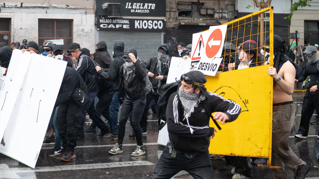 los incidentes en la marcha federal universitaria dejaron 25 detenidos y una decena de efectivos heridos