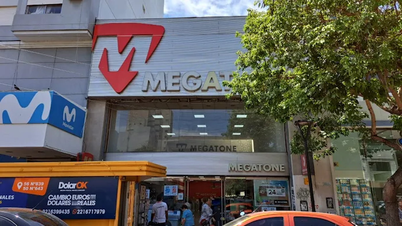 El comercio está ubicado en 12 entre 57 y 58, en el centro de La Plata.