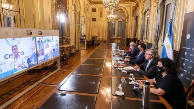 el gobierno se reune con gobernadores y especialistas para evaluar las restricciones