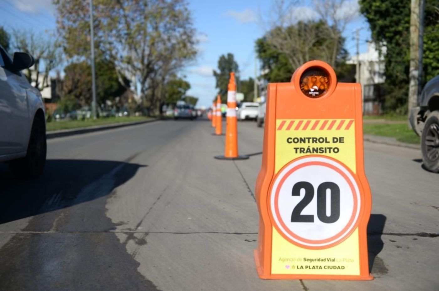 La Agencia de Seguridad Vial controló alrededor de 3 mil vehículos en La Plata.