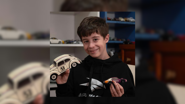 el nene genio de la mecanica que vive en la plata y prepara su propio auto de carreras