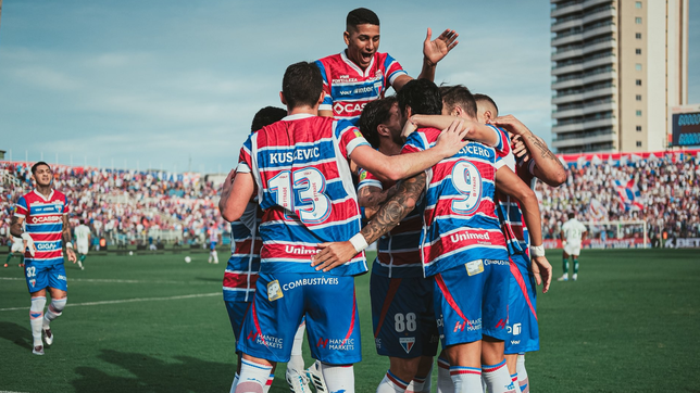 quedo libre en brasil y sono en estudiantes, pero su futuro seguira en otro club del futbol argentino
