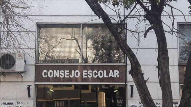 entraron al consejo escolar de la plata, rompieron todo y se fueron sin robar nada