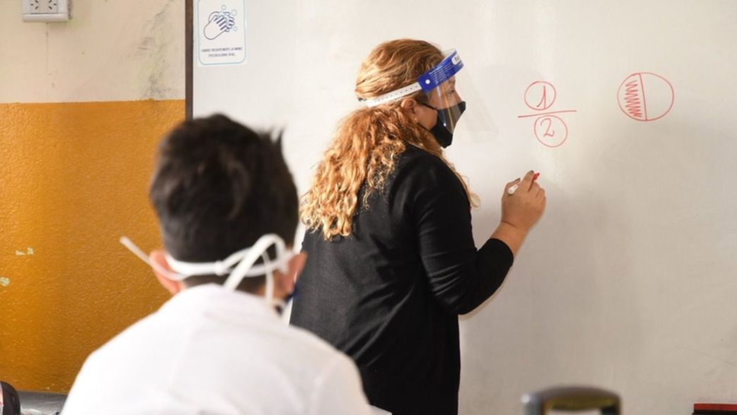 Provincia asegura que en 1 de cada 4 escuelas habrá clases presenciales todos los días
