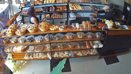 Pidieron facturas pero terminaron robando a punta de pistola una panadería céntrica