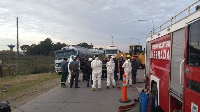 tension en ensenada por el despiste de un camion que transportaba un gas toxico