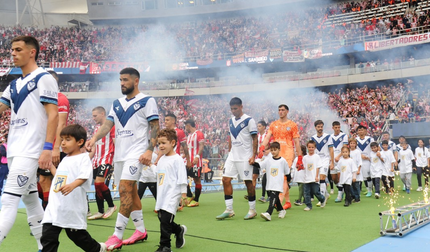 Estudiantes Vélez salida equipos.png