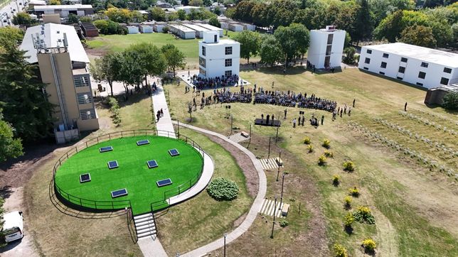 inauguraron el osario en el que inhumaran los restos arrumbados en el cementerio
