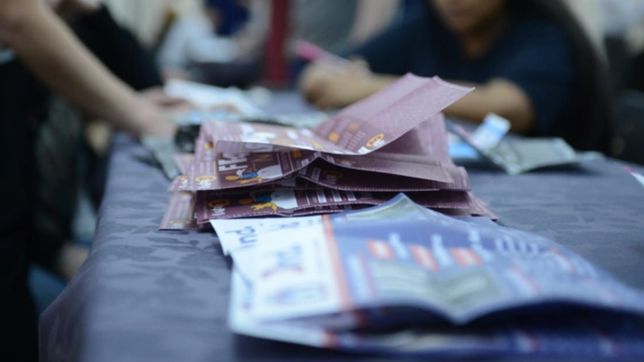 planean definir por sorteo publico un inusual empate en las elecciones de la unlp