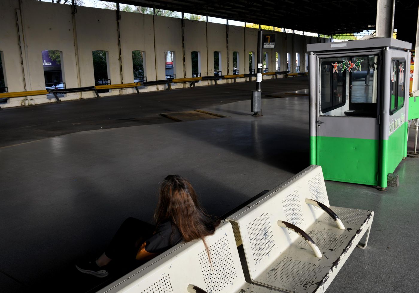 Terminal de Ómnibus vacía por paro de micros (6).JPG