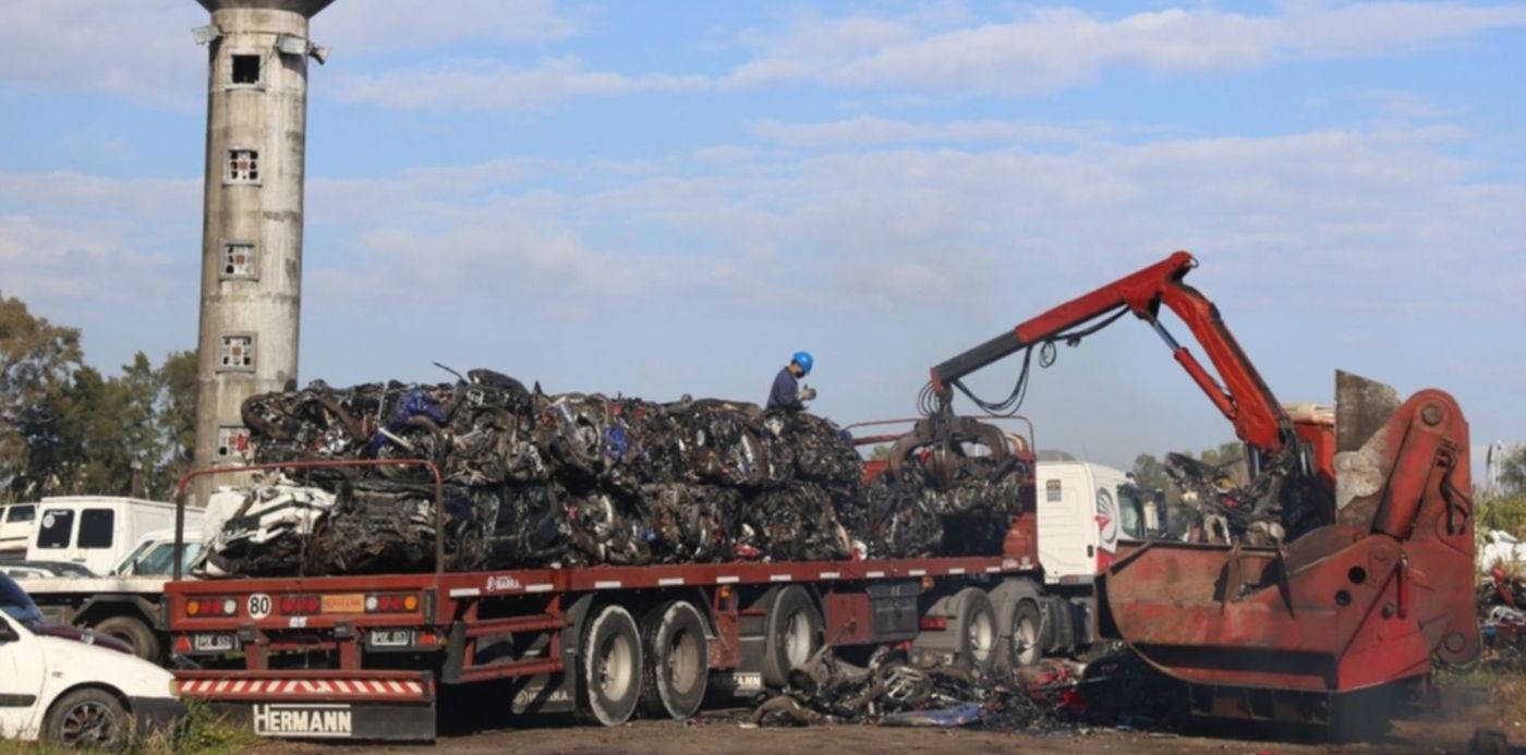 compactación de autos y motos