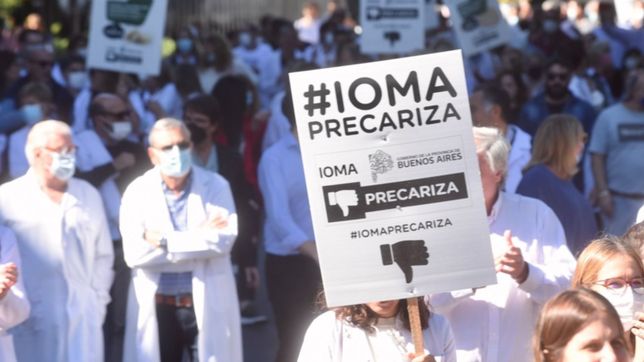 los medicos platenses suspenden la atencion de los afiliados de ioma desde este miercoles