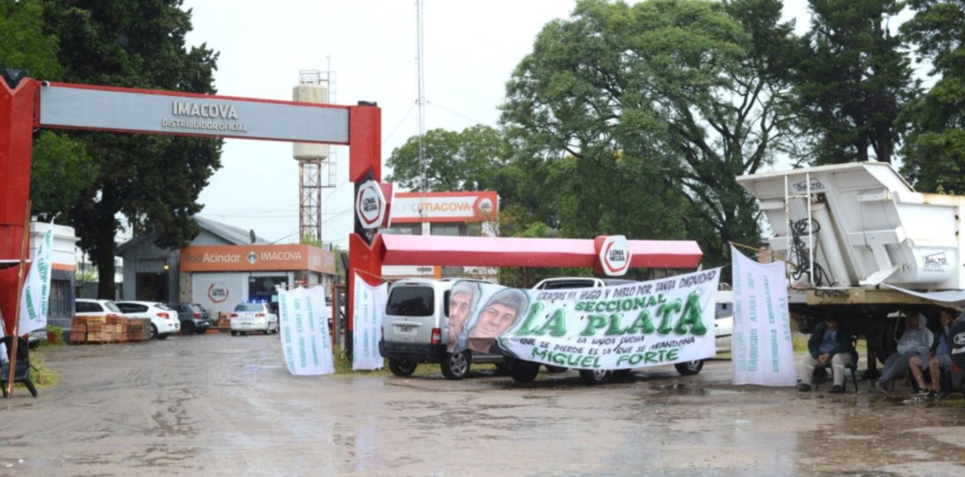 Bloqueo de camioneros en IMACOVA