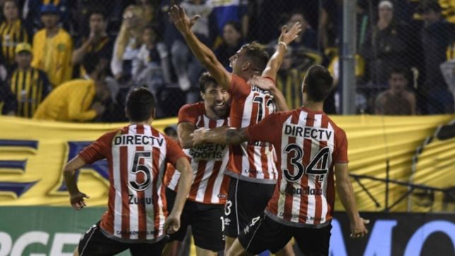 un defensor de estudiantes decidio salir del club y jugara en otro equipo de la superliga