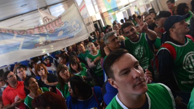 ate se moviliza a educacion contra los despidos y en reclamo de sueldos adeudados