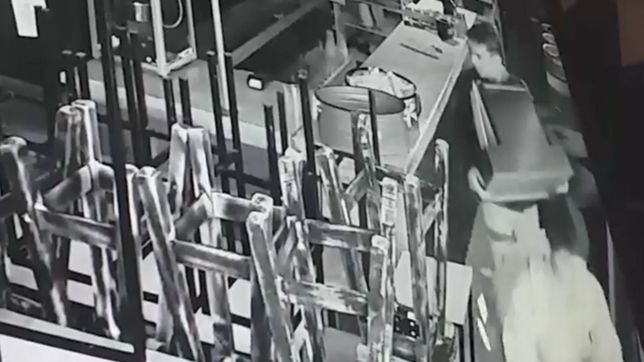 video: entraron a una cerveceria de la plata, arrancaron la registradora en un minuto y escaparon
