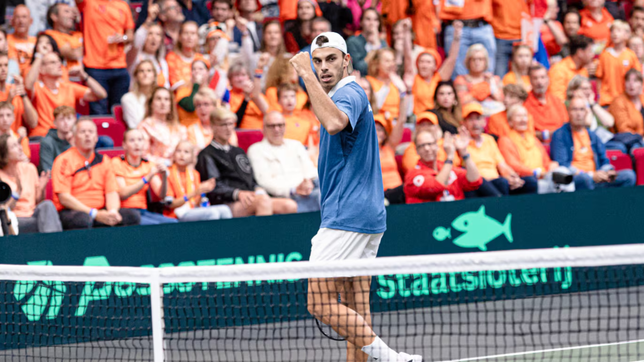 tras la victoria de etcheverry, cerundolo puso 2 a 0 arriba a la argentina ante paises bajos