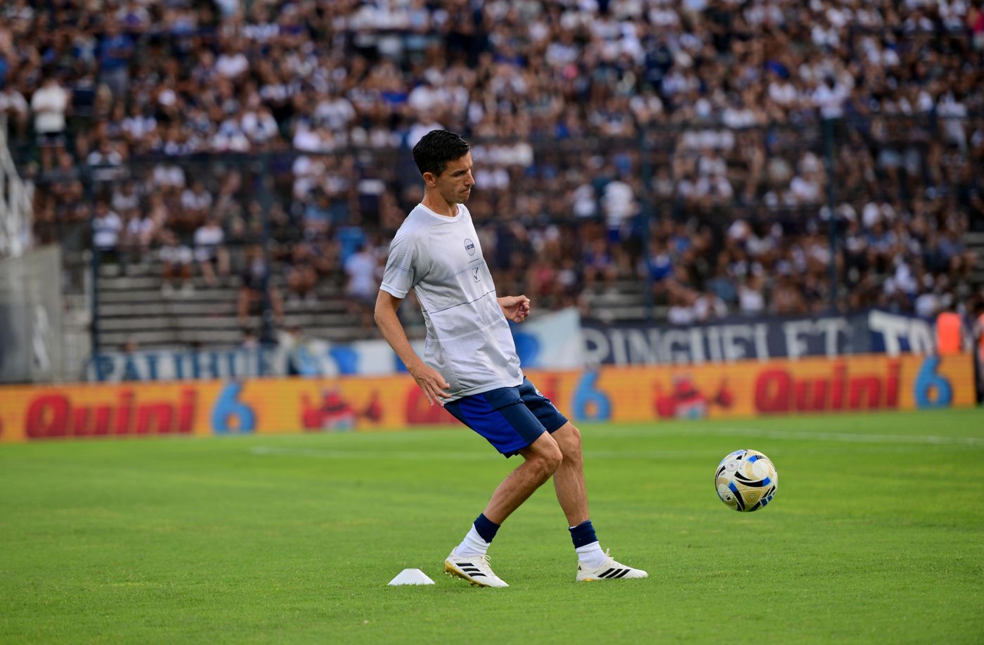 Gimnasia Racing Nacho Fernández entrada en calor