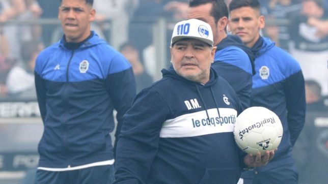 maradona frente al lobo: ¿como le fue a diego jugando contra gimnasia?