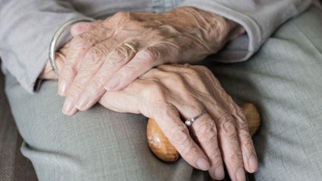 se nego a declarar el acusado de asaltar y violar a una abuela de 89 anos en la plata