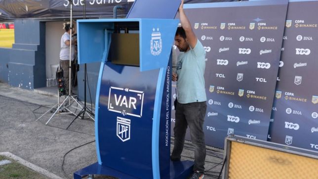 ¿donde esta el var en el estadio del bosque?