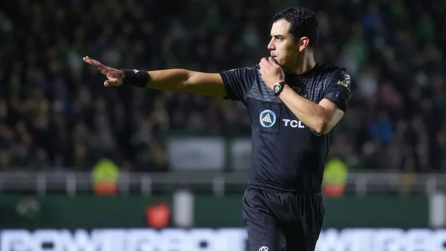 el grato recuerdo de estudiantes con rey hilfer, el arbitro del partido ante talleres