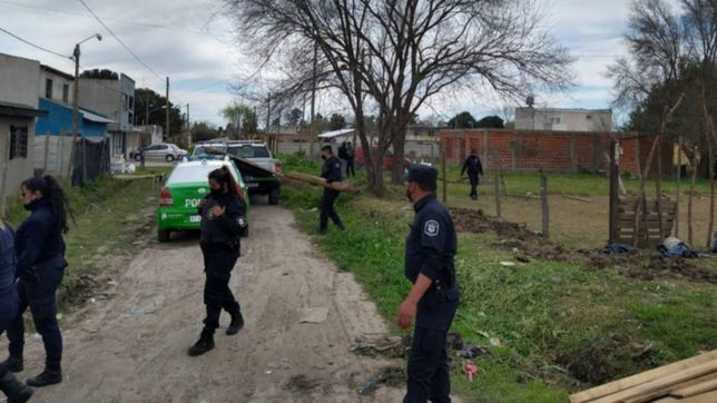 dos mujeres intentaron usurpar un espacio verde y publico de la plata