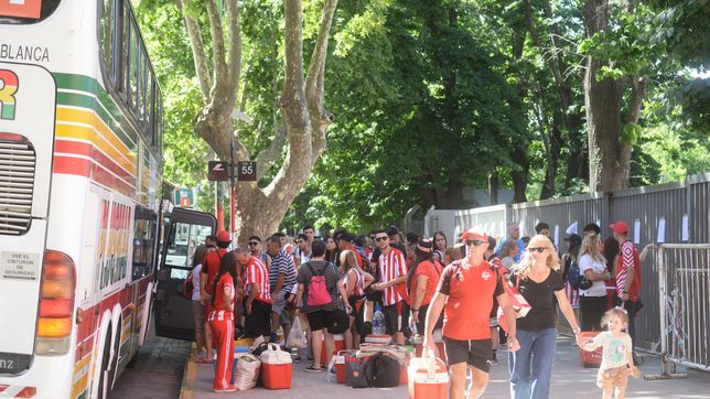 arranco la caravana de la ilusion de los hinchas de estudiantes